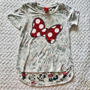 Girls, small (6) Disney Minnie Mouse T-shirt